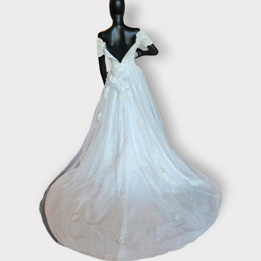 Vintage White Mon Cheri Ballgown Wedding Dress - Picture 10 of 15